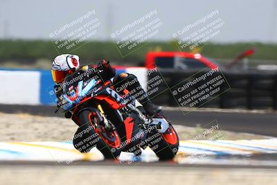 media/Jun-07-2025-TrackDaz (Sat) [[4413525952]]/B Group/1220pm (Turn 1)/